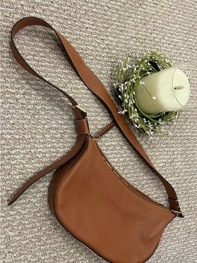 EUC VERA BRADLEY Springbrook Sling Crossbody Leather bag